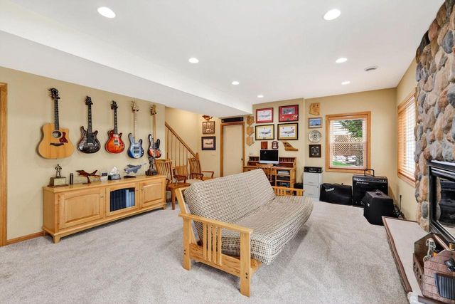 1500 Kentlands Court, Waunakee, WI 53597