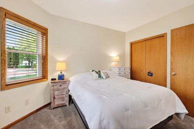 1500 Kentlands Court, Waunakee, WI 53597