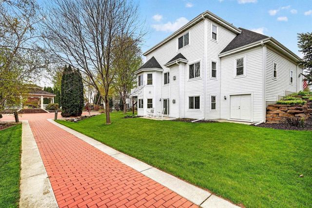 1500 Kentlands Court, Waunakee, WI 53597