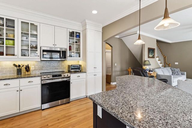 1500 Kentlands Court, Waunakee, WI 53597