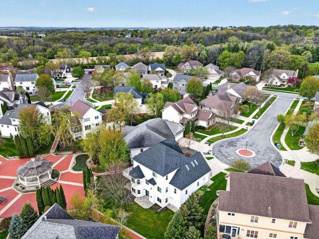 1500 Kentlands Court, Waunakee, WI 53597