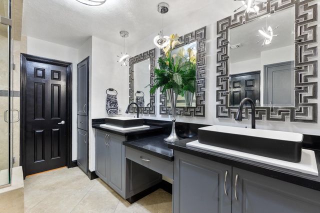 3350 Mccue Road 2404, Houston, TX 77056