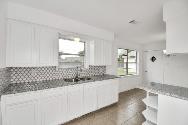 8534 Fillmore Street, Houston, TX 77029