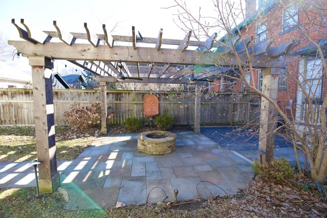 310 E Beck Street, Columbus, OH 43206