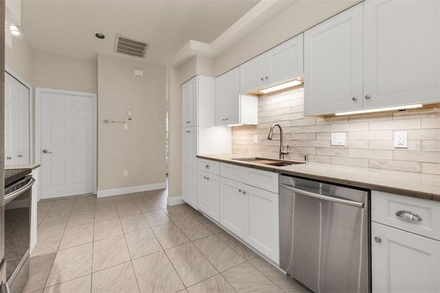 8479 CREEKVIEW LANE, Englewood, FL 34224