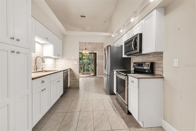 8479 CREEKVIEW LANE, Englewood, FL 34224