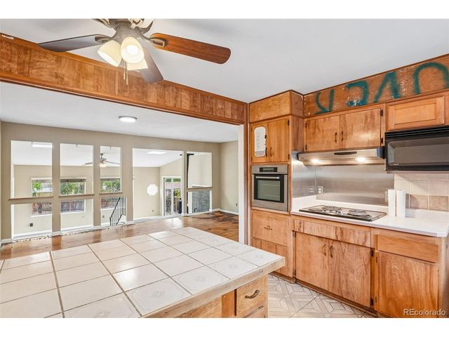 926 S Robb Way, Lakewood, CO 80226