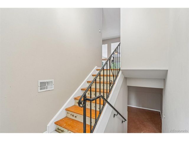 926 S Robb Way, Lakewood, CO 80226
