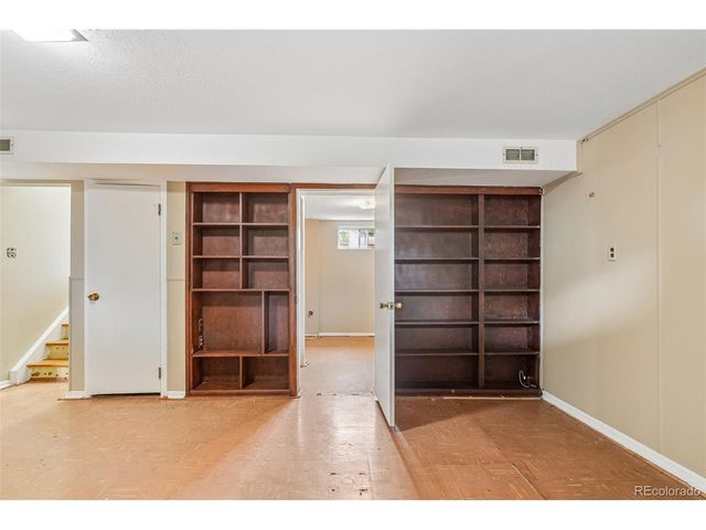 926 S Robb Way, Lakewood, CO 80226
