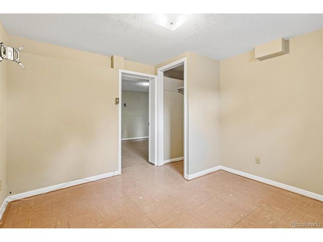926 S Robb Way, Lakewood, CO 80226