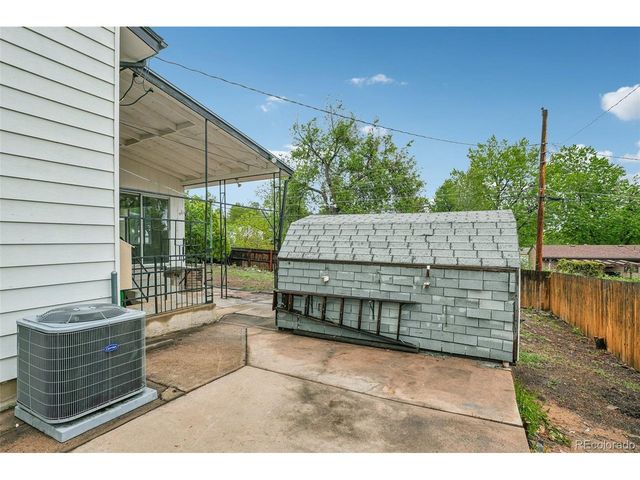 926 S Robb Way, Lakewood, CO 80226