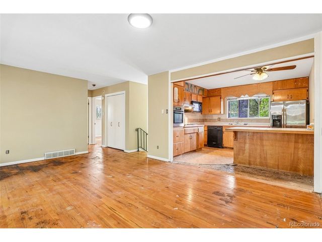 926 S Robb Way, Lakewood, CO 80226