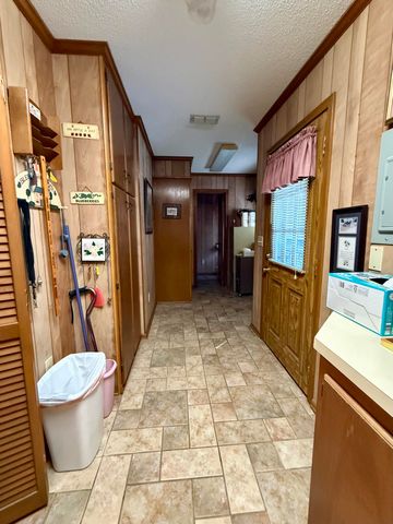 1114 Juniper Dr., Columbia, MS 39429