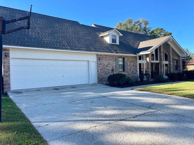 1114 Juniper Dr., Columbia, MS 39429