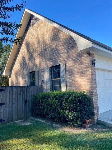 1114 Juniper Dr., Columbia, MS 39429