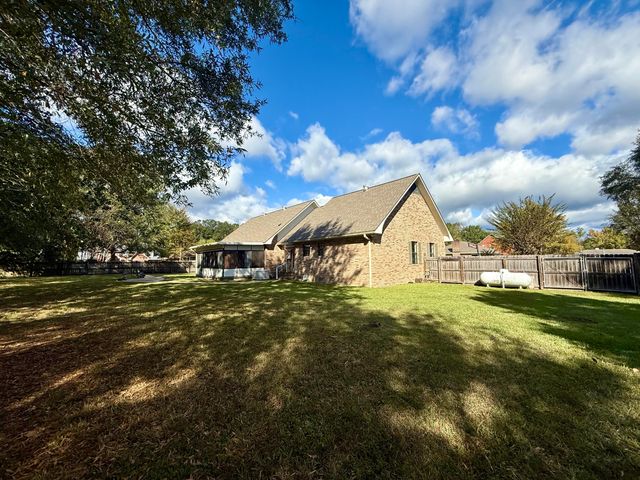 1114 Juniper Dr., Columbia, MS 39429