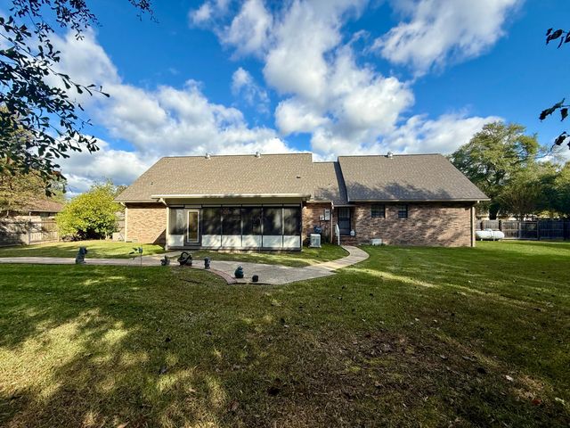 1114 Juniper Dr., Columbia, MS 39429