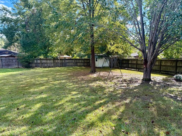 1114 Juniper Dr., Columbia, MS 39429