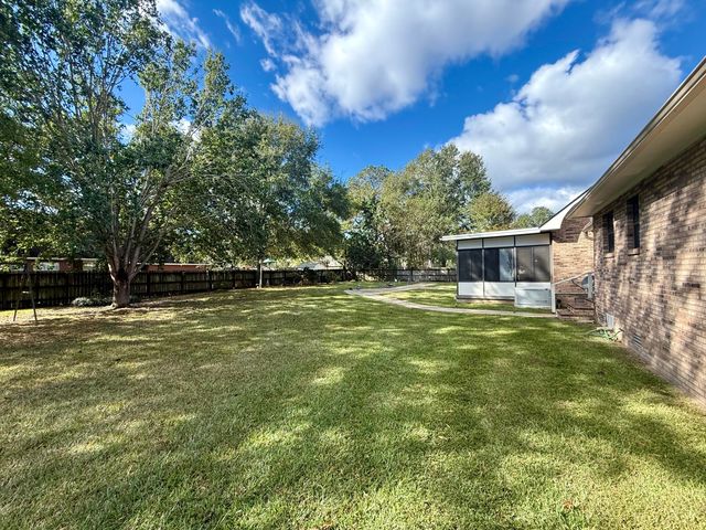 1114 Juniper Dr., Columbia, MS 39429