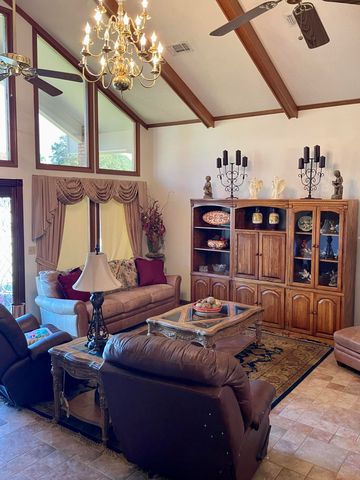 1114 Juniper Dr., Columbia, MS 39429