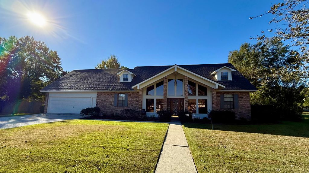 1114 Juniper Dr., Columbia, MS 39429
