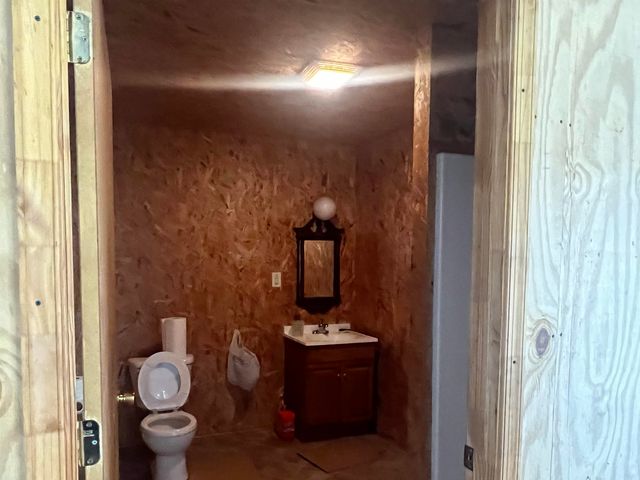 400 N DELPHINE AVE, Waynesboro, VA 22980