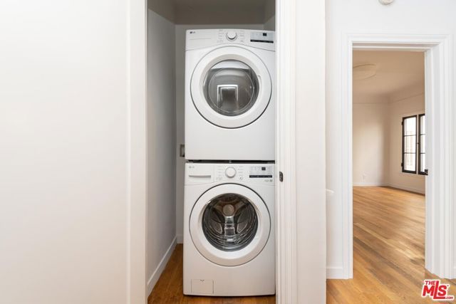 900 S Orange Grove Avenue 103, Los Angeles, CA 90036