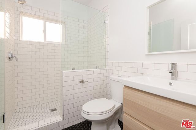 900 S Orange Grove Avenue 103, Los Angeles, CA 90036