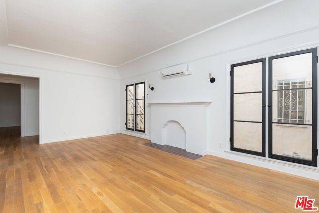 900 S Orange Grove Avenue 103, Los Angeles, CA 90036