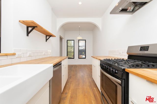 900 S Orange Grove Avenue 103, Los Angeles, CA 90036