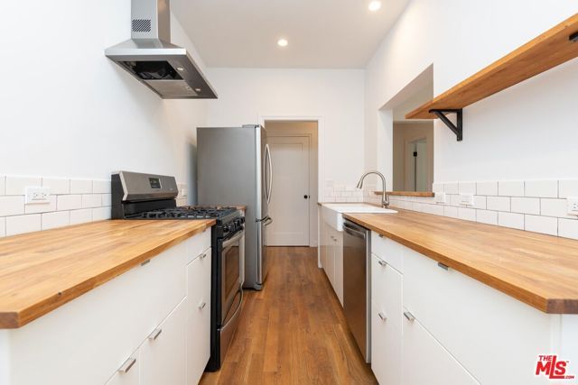 900 S Orange Grove Avenue 103, Los Angeles, CA 90036