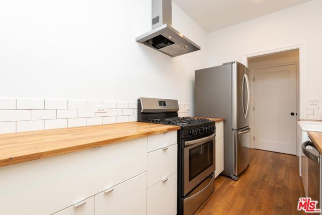 900 S Orange Grove Avenue 103, Los Angeles, CA 90036