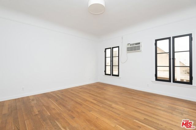 900 S Orange Grove Avenue 103, Los Angeles, CA 90036