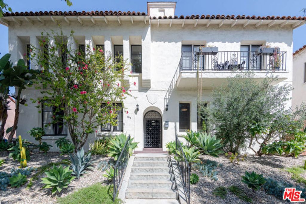 900 S Orange Grove Avenue 103, Los Angeles, CA 90036