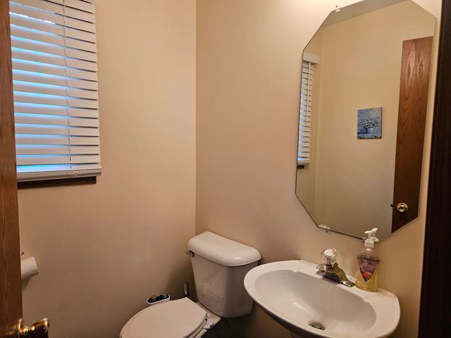 10956 S 76th Avenue, Palos Hills, IL 60465