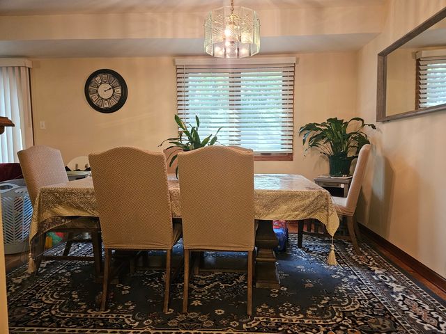 10956 S 76th Avenue, Palos Hills, IL 60465