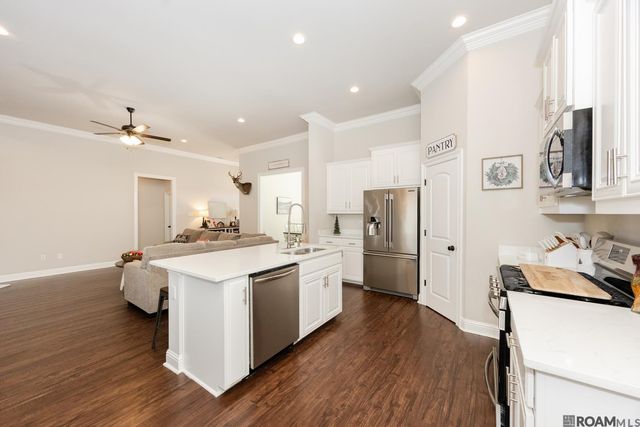 4822 Longwood Dr, Addis, LA 70710