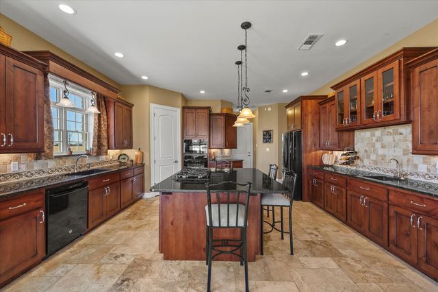 3086 County Road 4106, Greenville, TX 75401