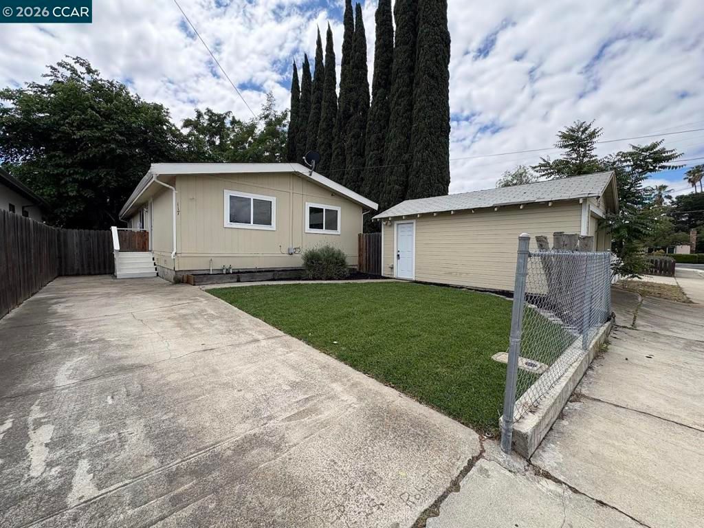 Image 16 of property listing at 117 Star Street, Oakley, CA 94561