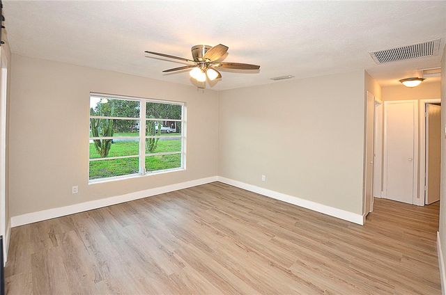 355 6th Road SW, Vero Beach, FL 32962