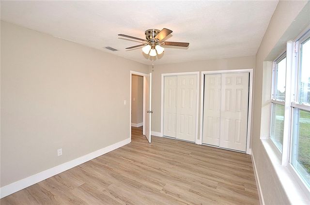 355 6th Road SW, Vero Beach, FL 32962