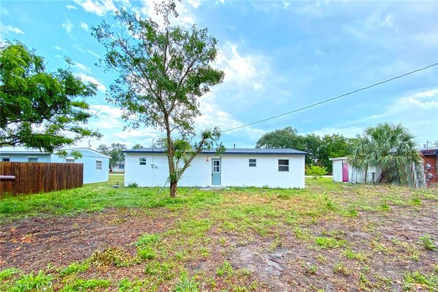 355 6th Road SW, Vero Beach, FL 32962