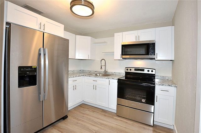 355 6th Road SW, Vero Beach, FL 32962