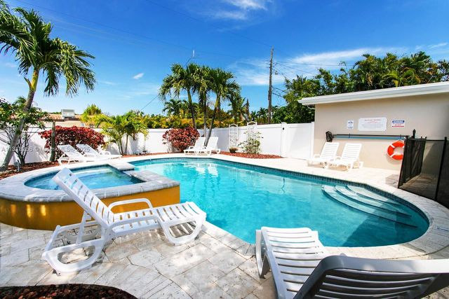 1311 Rodman St, Hollywood, FL 33019