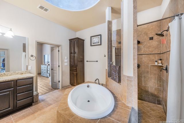 26339 HACKNEY LN, San Antonio, TX 78260