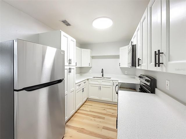 2112 NE 7TH AVENUE, Gainesville, FL 32641