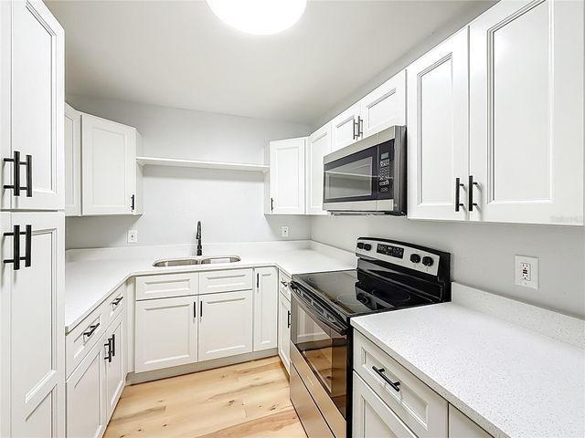 2112 NE 7TH AVENUE, Gainesville, FL 32641