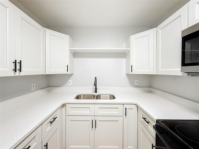 2112 NE 7TH AVENUE, Gainesville, FL 32641