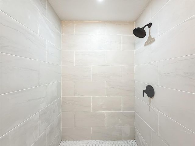 2112 NE 7TH AVENUE, Gainesville, FL 32641