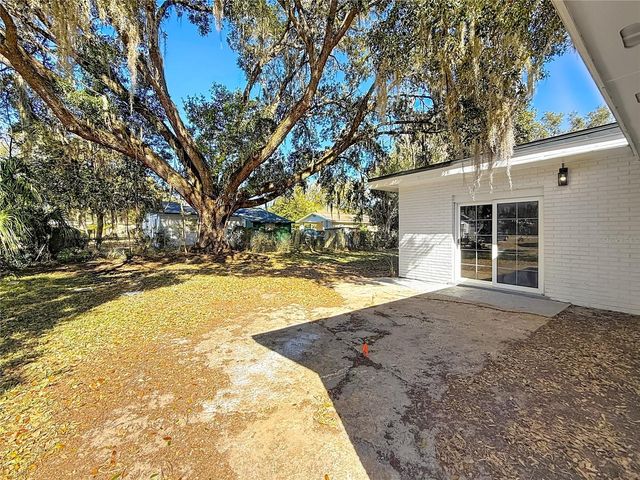 2112 NE 7TH AVENUE, Gainesville, FL 32641